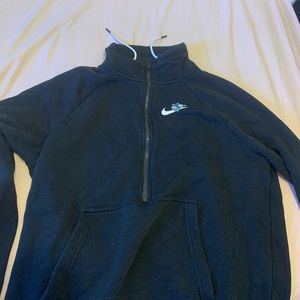 NIKE QUATER ZIP SIZE XL NEVER WORN